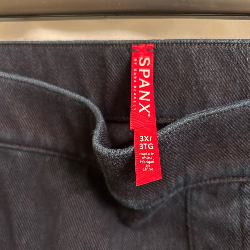 NWT SPANX Dark Blue Denim Pull-On Jeans - Picture 2 of 4